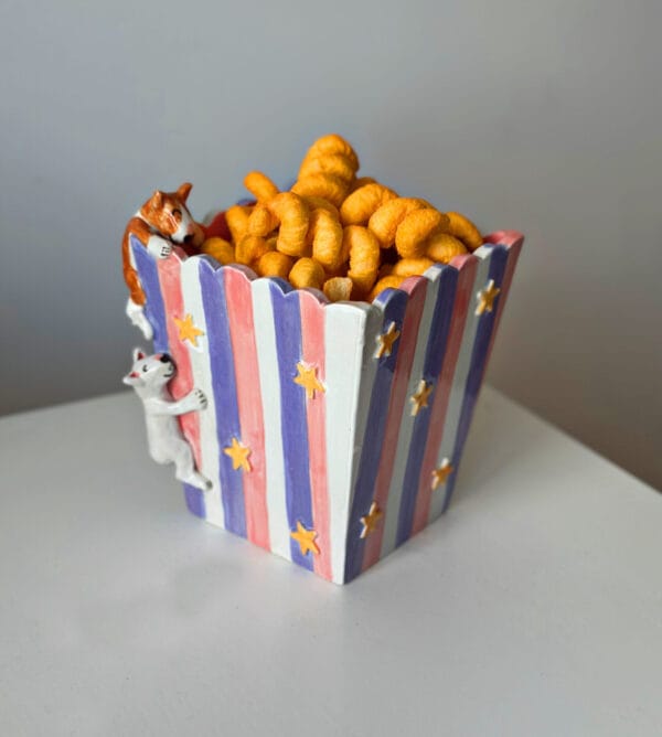Popcornik z figurkami lub bez